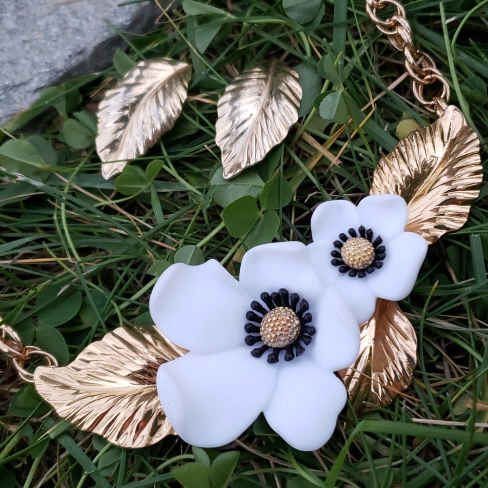 Vtg Louis Feraud Lucite Flower Leaf Necklace - Picture 11 of 14